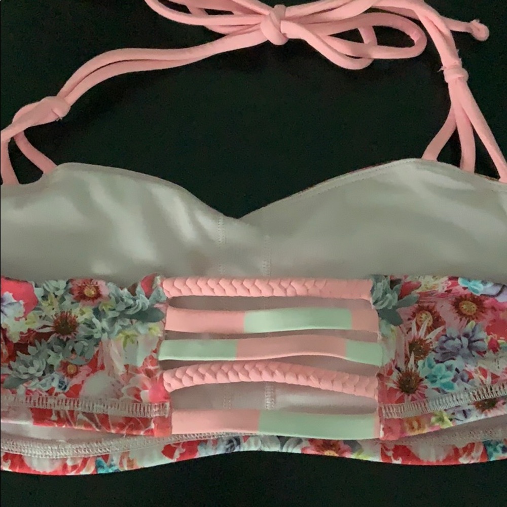Lululemon halter sports bra - Picture 2 of 4